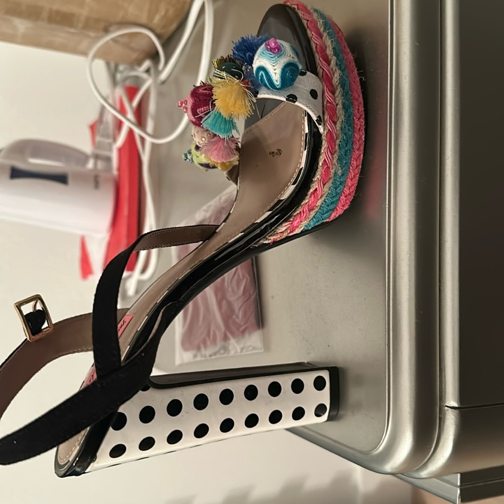 Brand new beautiful Betsy Johnson shoes